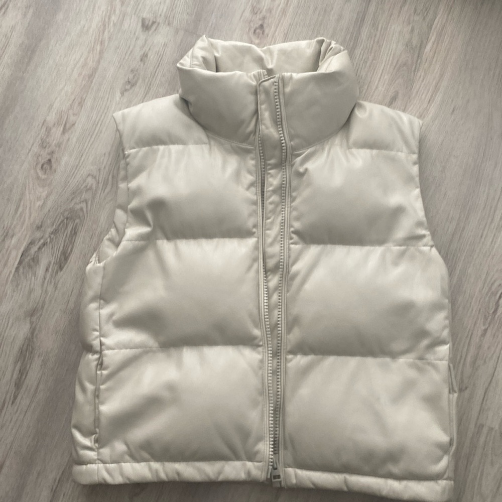 Aritzia Wilfred free faux leather off white cream vest